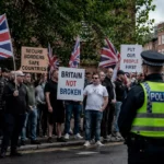 Protesto em Belfast após ataque de imigrante